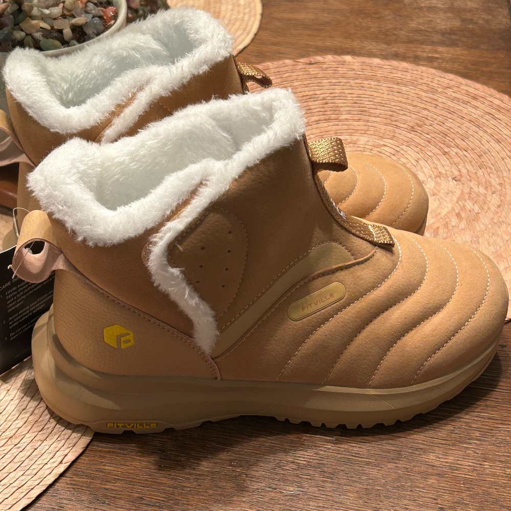 NWT FITVILLE WOMEN'S WINTER SNOW BOOTS - 7W